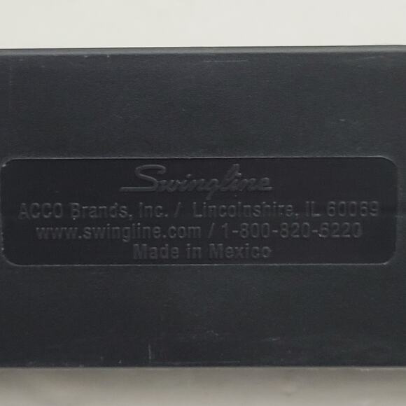 Swingline Black Heavy Duty Hole Punch - Like New! - Picture 9 of 9